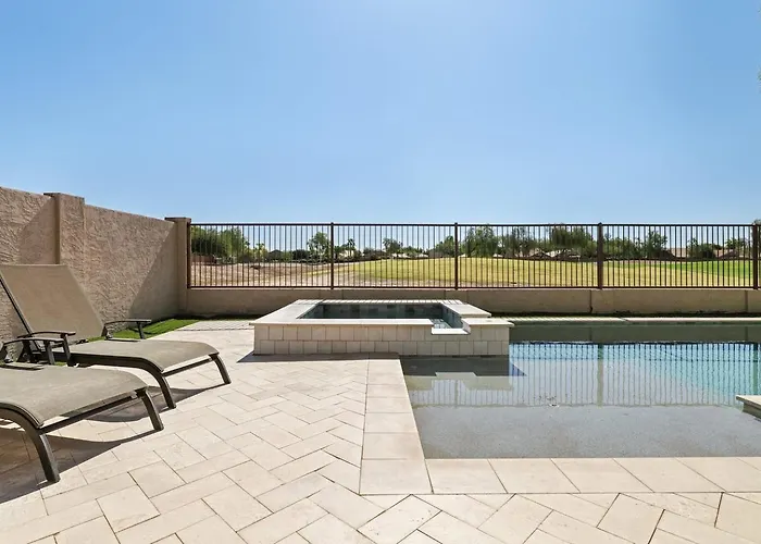 Flower Street House Pool, Spa, Golf! Holiday home *