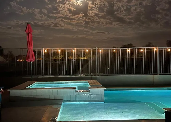 Holiday home Flower Street House Pool, Spa, Golf! *