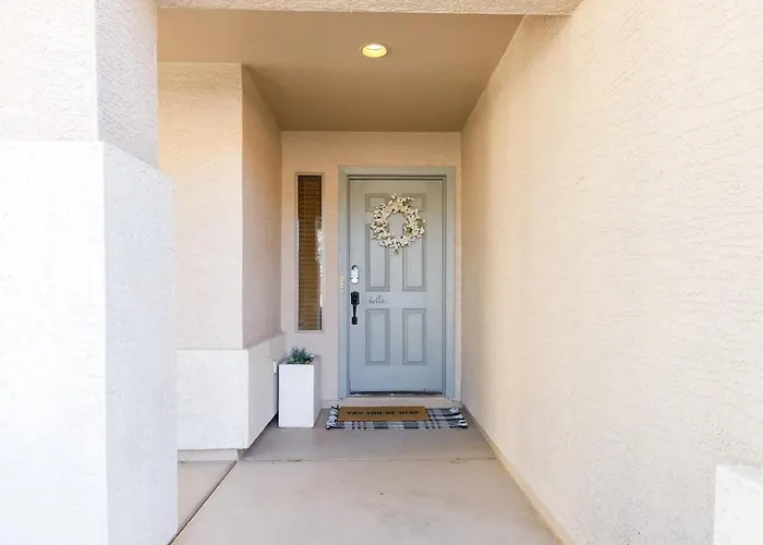 Flower Street House Pool, Spa, Golf!